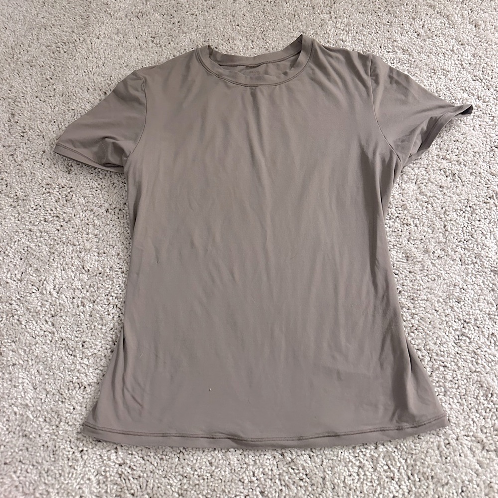 Skims T-Shirt - Picture 2 of 4